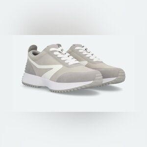 Like New Dolce Vita Bossy Light Gray Platform low Top Sneakers•Size 7.5